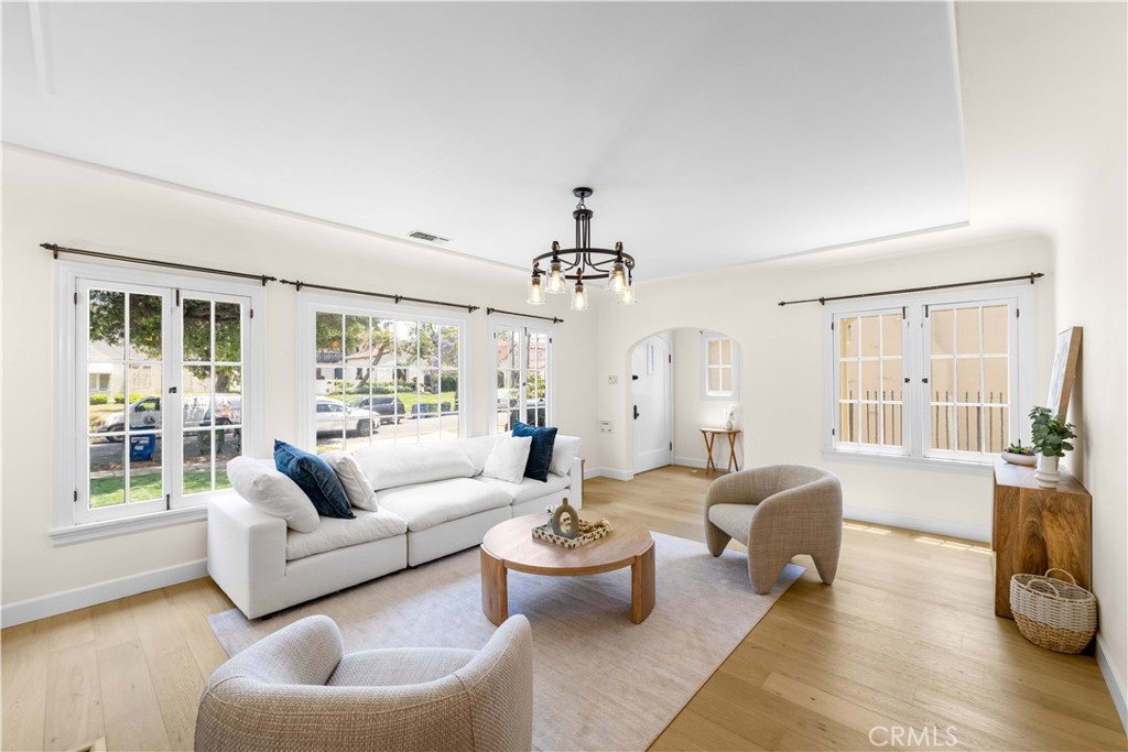 827 Hauser Boulevard
