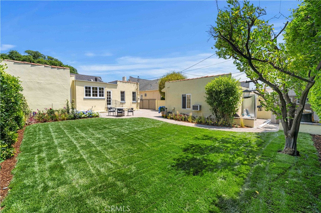 827 Hauser Boulevard