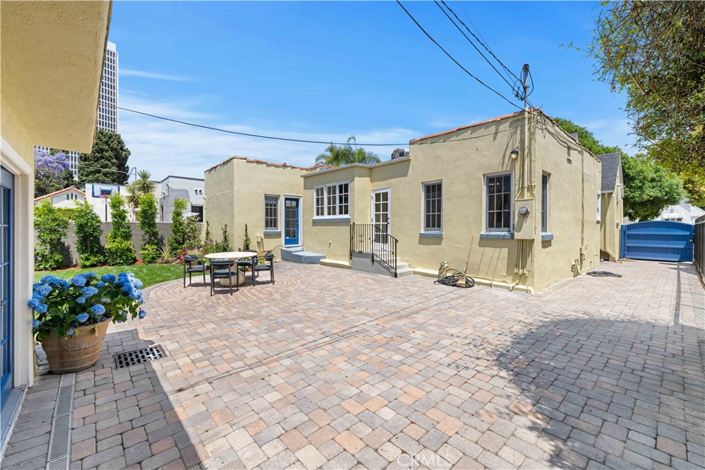 827 Hauser Boulevard