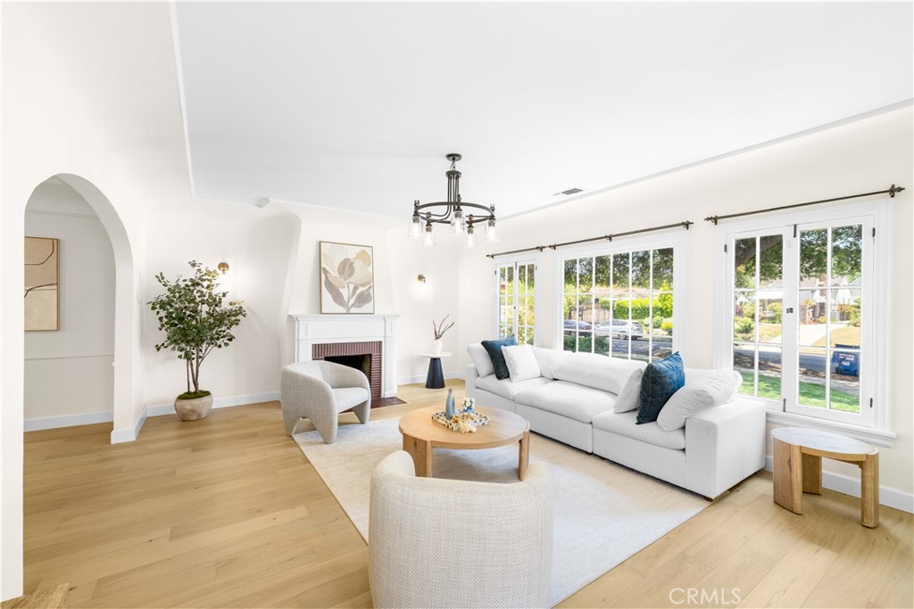 827 Hauser Boulevard