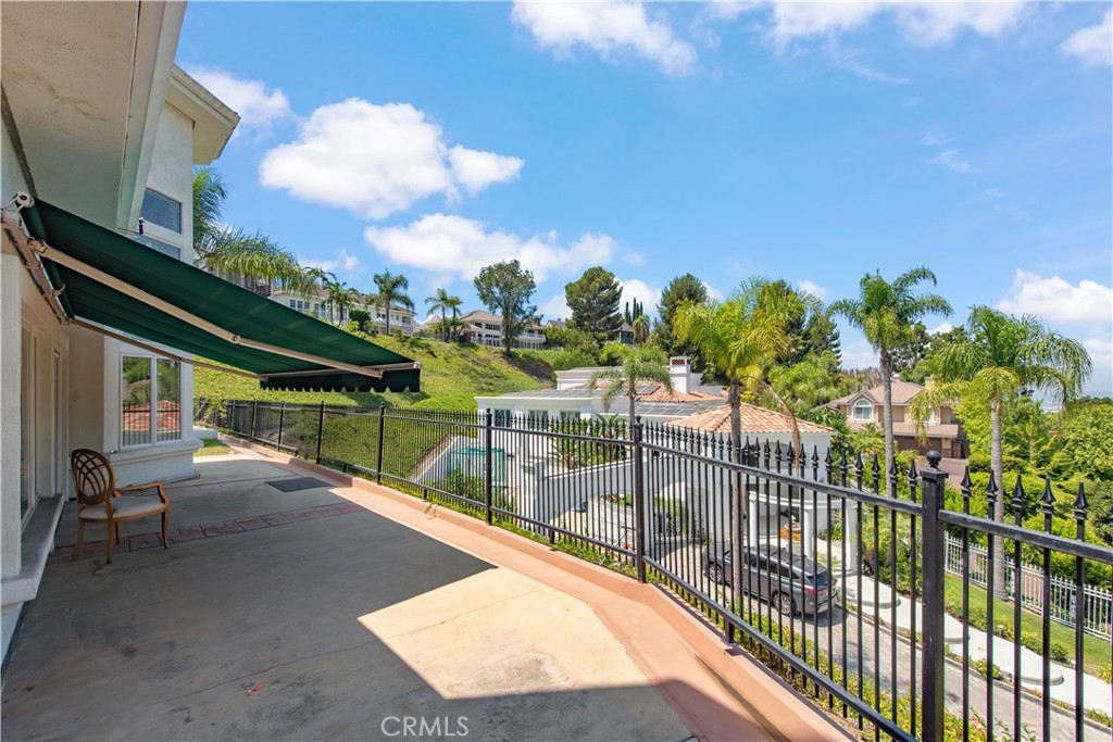 2836 N Kingsgate Drive
