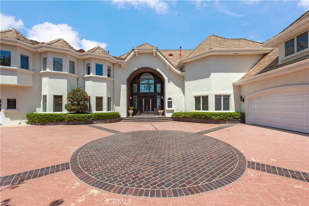 2836 N Kingsgate Drive