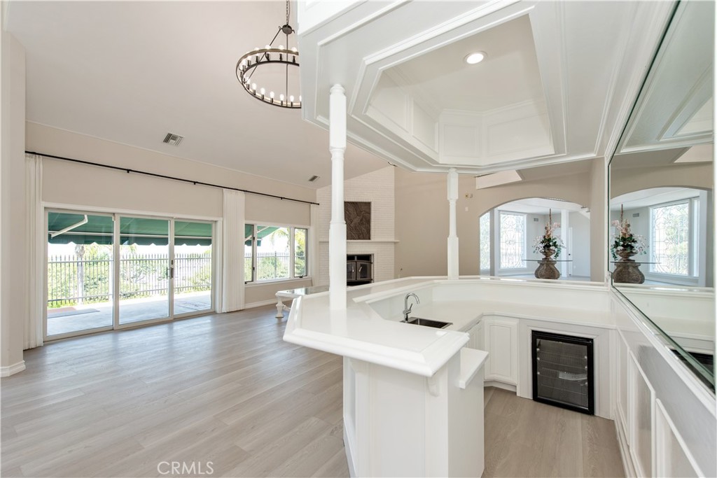 2836 N Kingsgate Drive