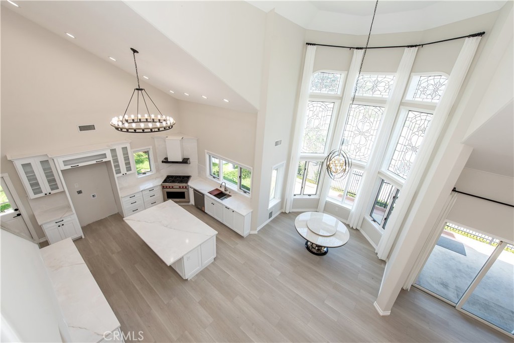 2836 N Kingsgate Drive