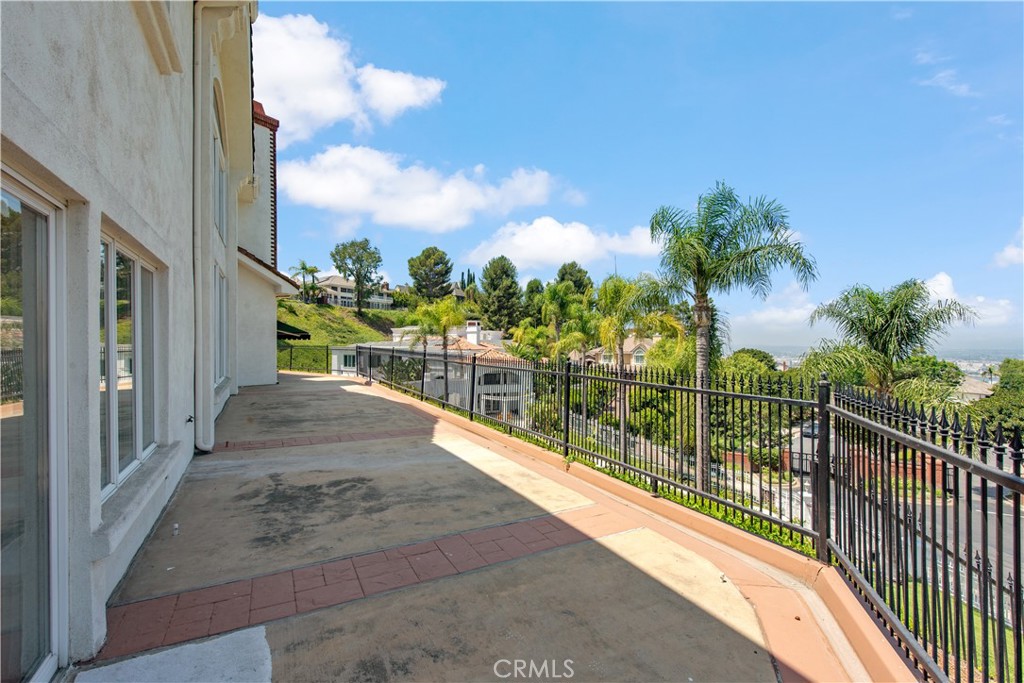 2836 N Kingsgate Drive