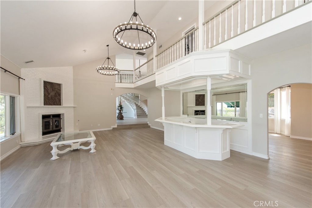 2836 N Kingsgate Drive