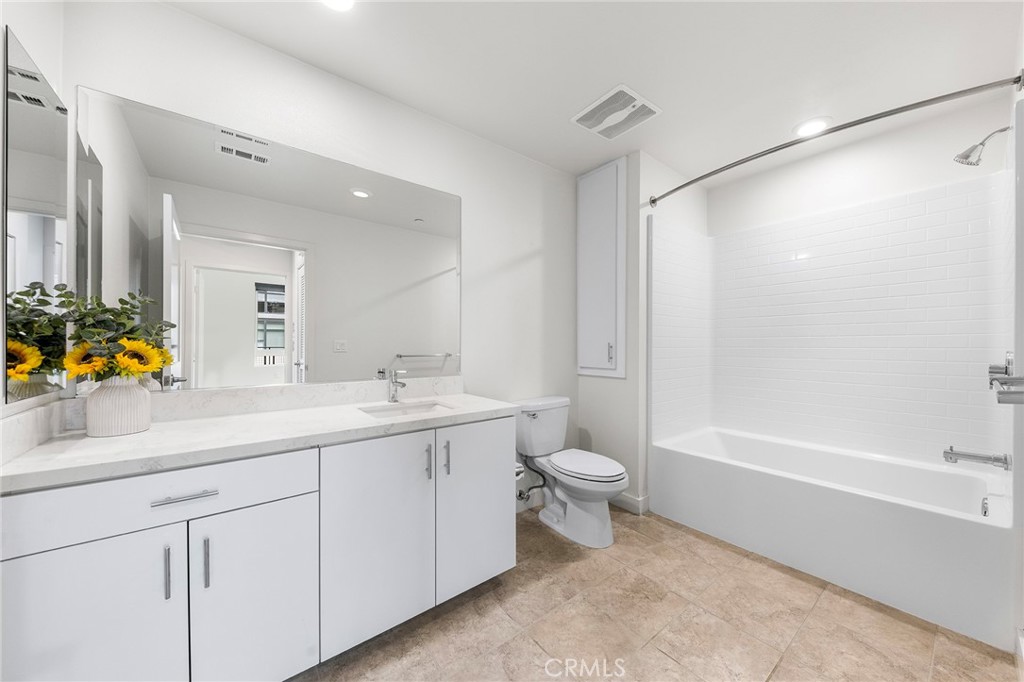 2526 Nolita