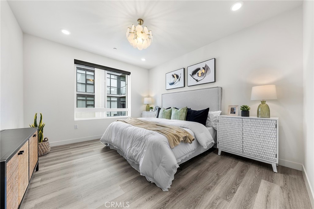 2526 Nolita