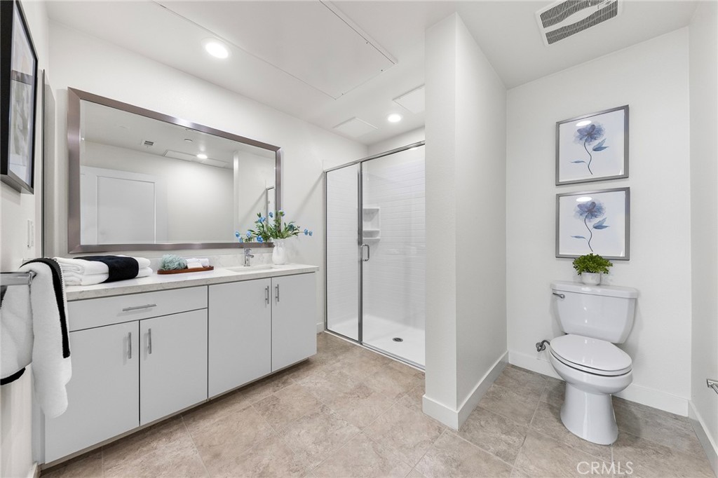 2526 Nolita