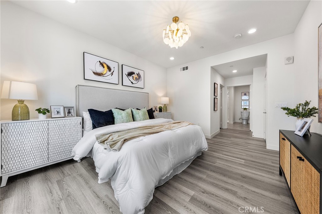 2526 Nolita