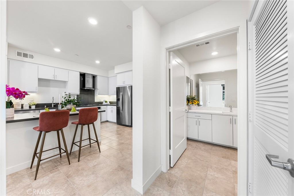 2526 Nolita