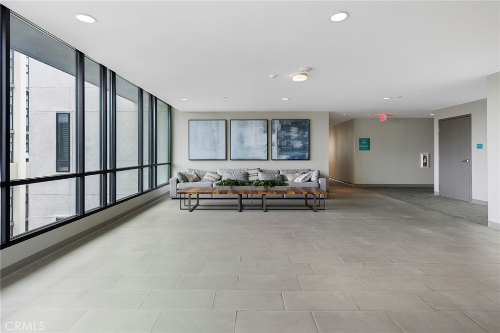 2526 Nolita