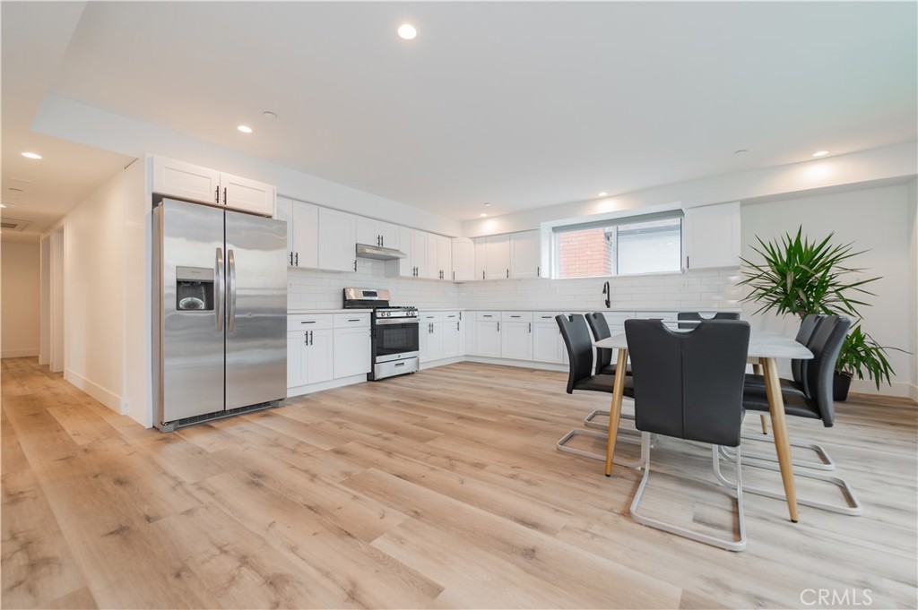 5654 La Mirada Avenue