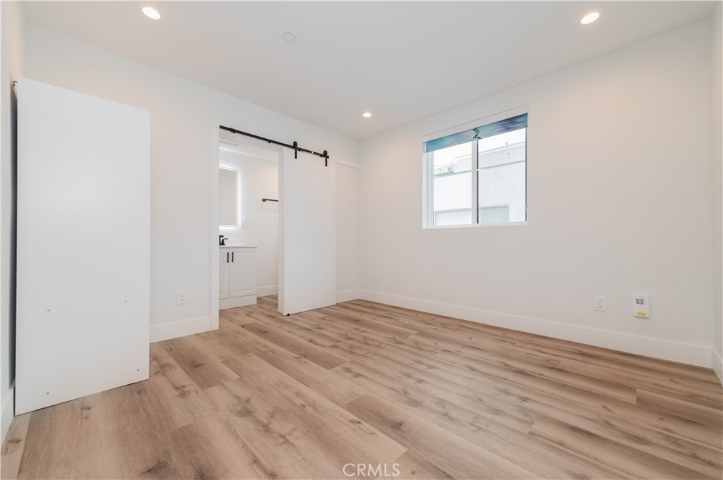 5654 La Mirada Avenue