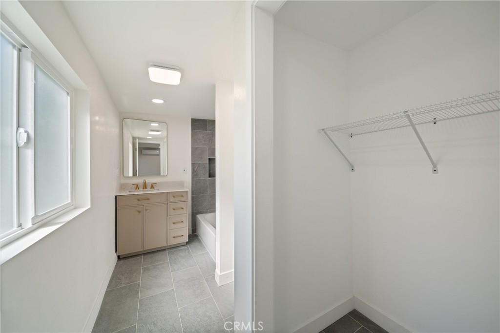 4365 O'Neill St.