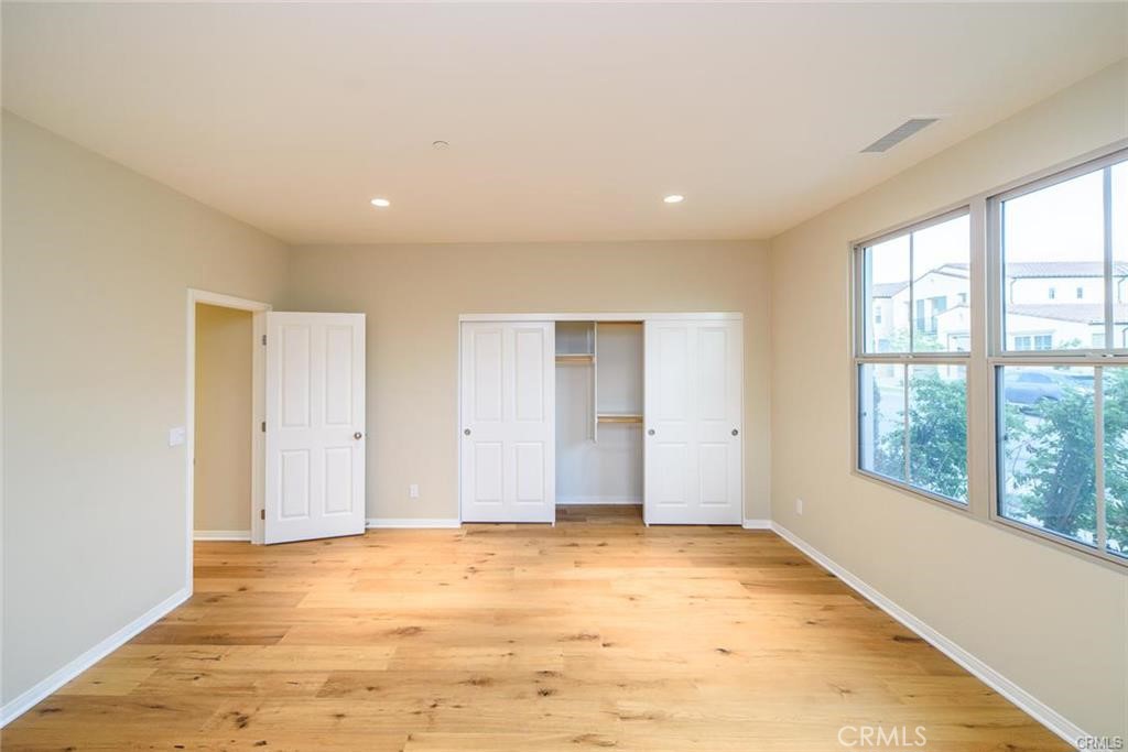 33 kingsbury