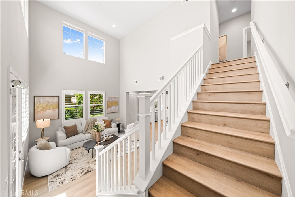 22 Lomada Street