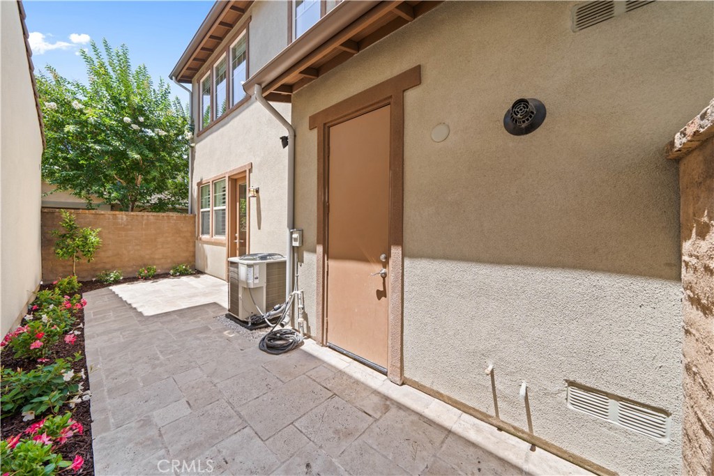 22 Lomada Street
