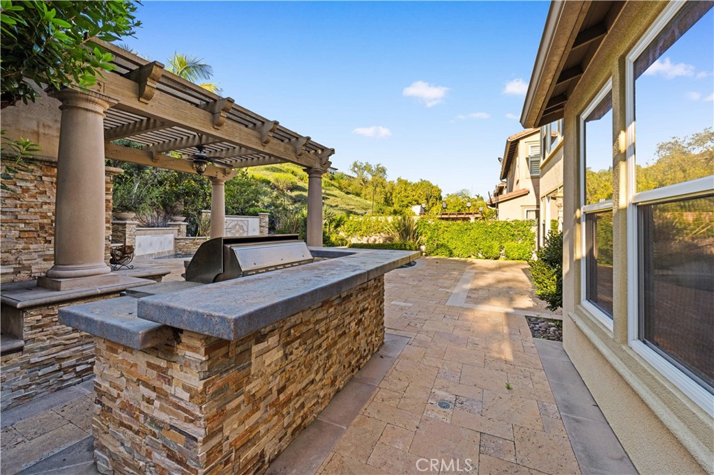 27684 Manor Hill Road