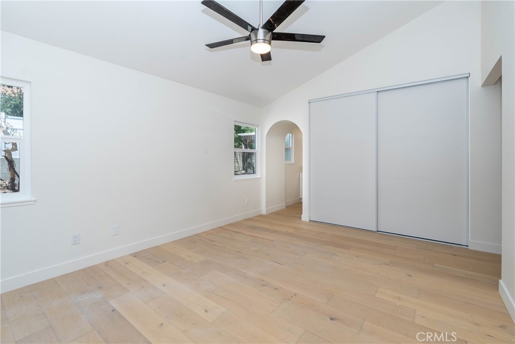 1187 E Deerfield Street