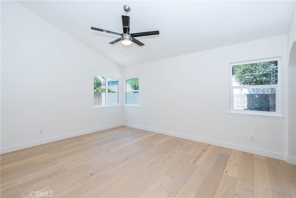 1187 E Deerfield Street