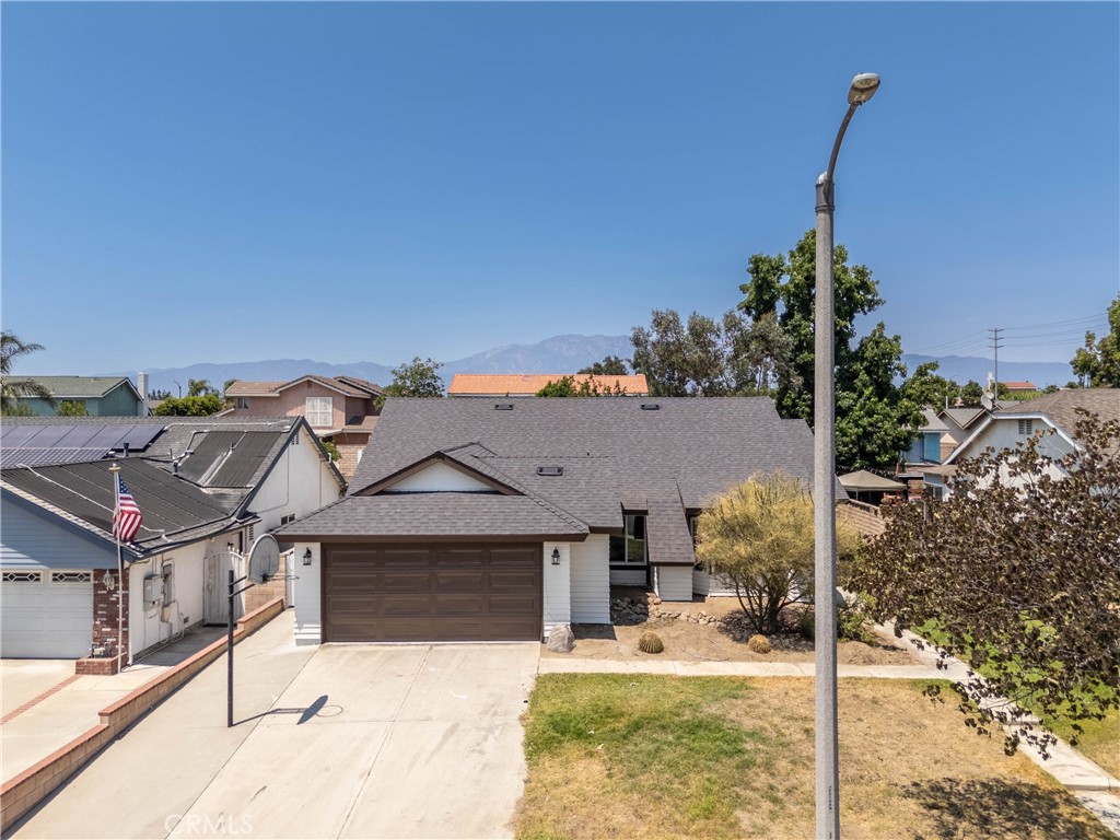 1187 E Deerfield Street