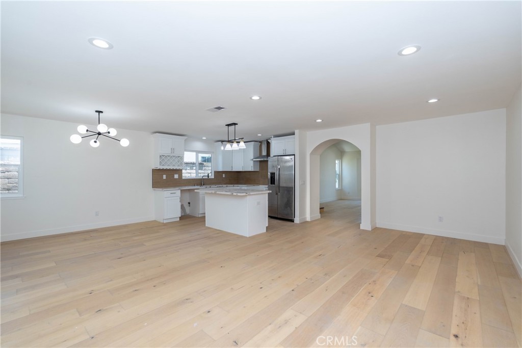 1187 E Deerfield Street