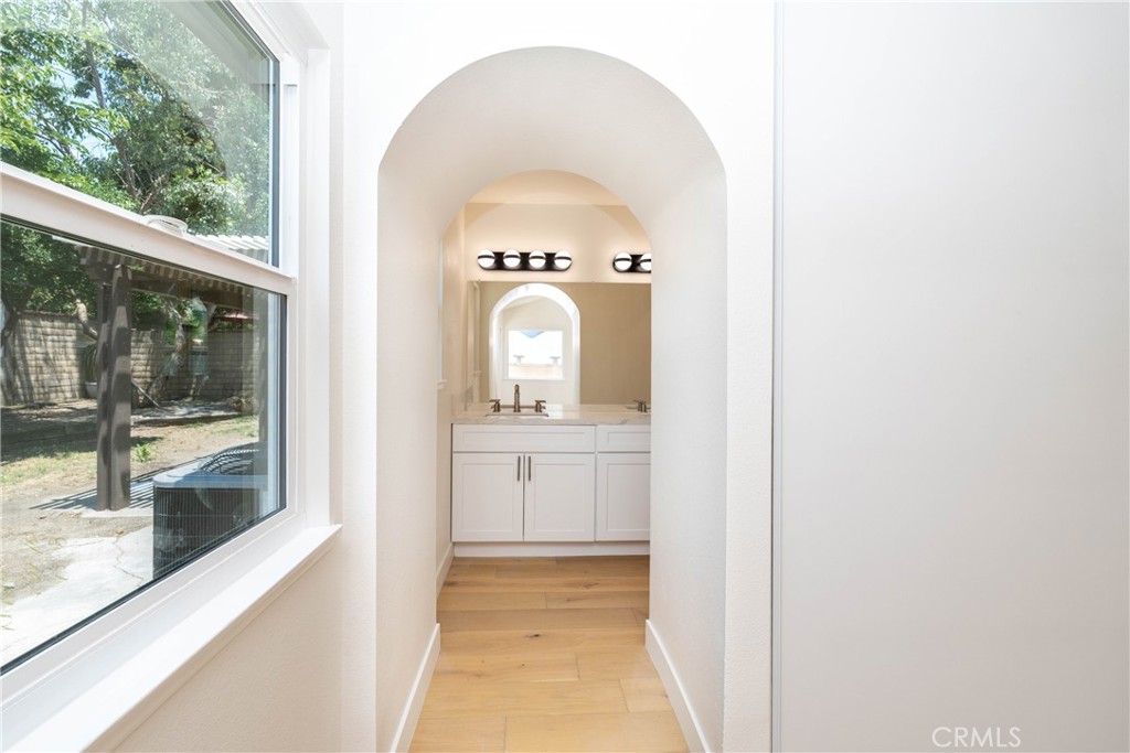 1187 E Deerfield Street