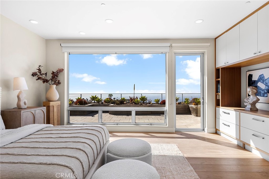 3355 Alta Laguna Boulevard