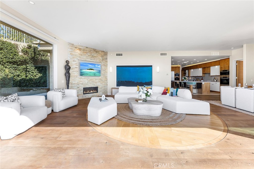 3355 Alta Laguna Boulevard