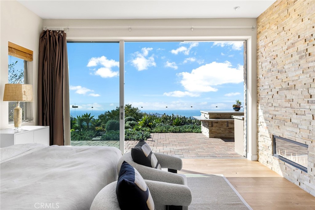 3355 Alta Laguna Boulevard