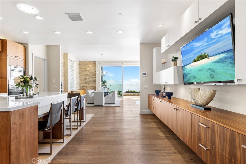 3355 Alta Laguna Boulevard