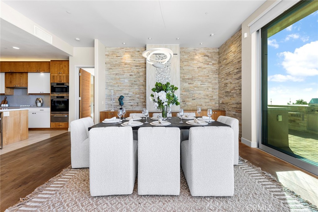 3355 Alta Laguna Boulevard