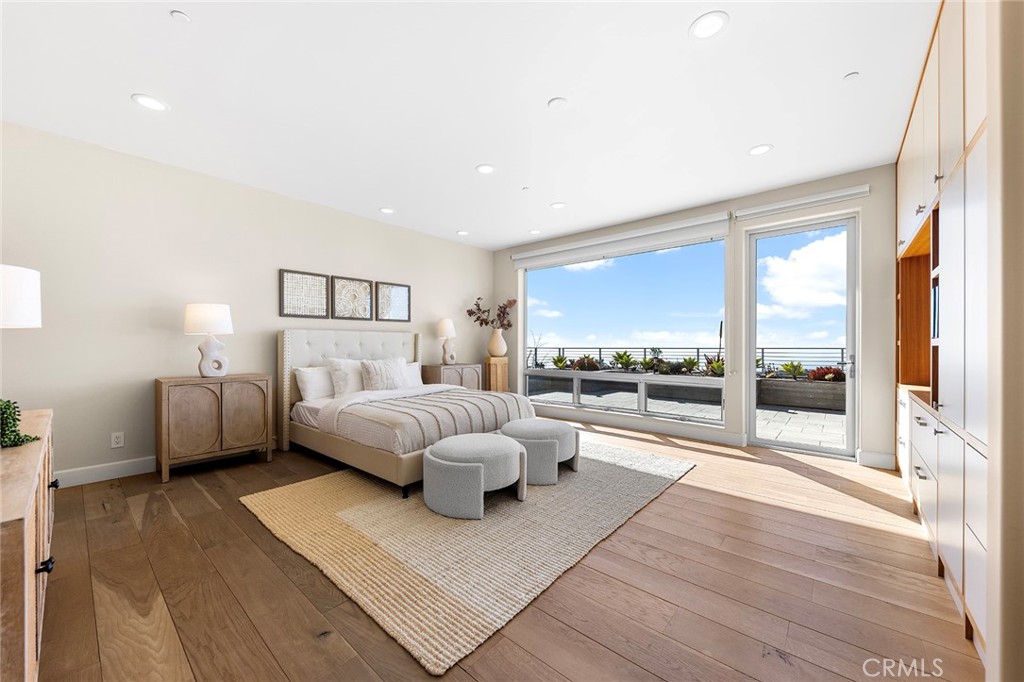 3355 Alta Laguna Boulevard