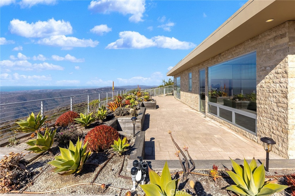3355 Alta Laguna Boulevard
