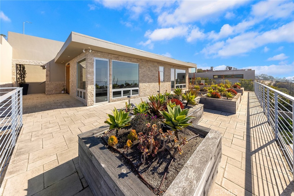 3355 Alta Laguna Boulevard
