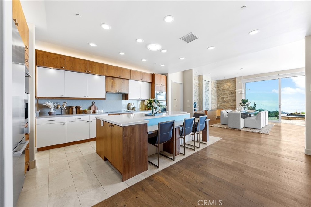 3355 Alta Laguna Boulevard