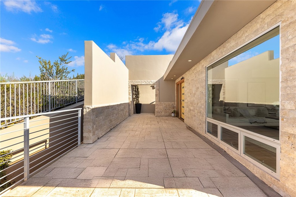 3355 Alta Laguna Boulevard