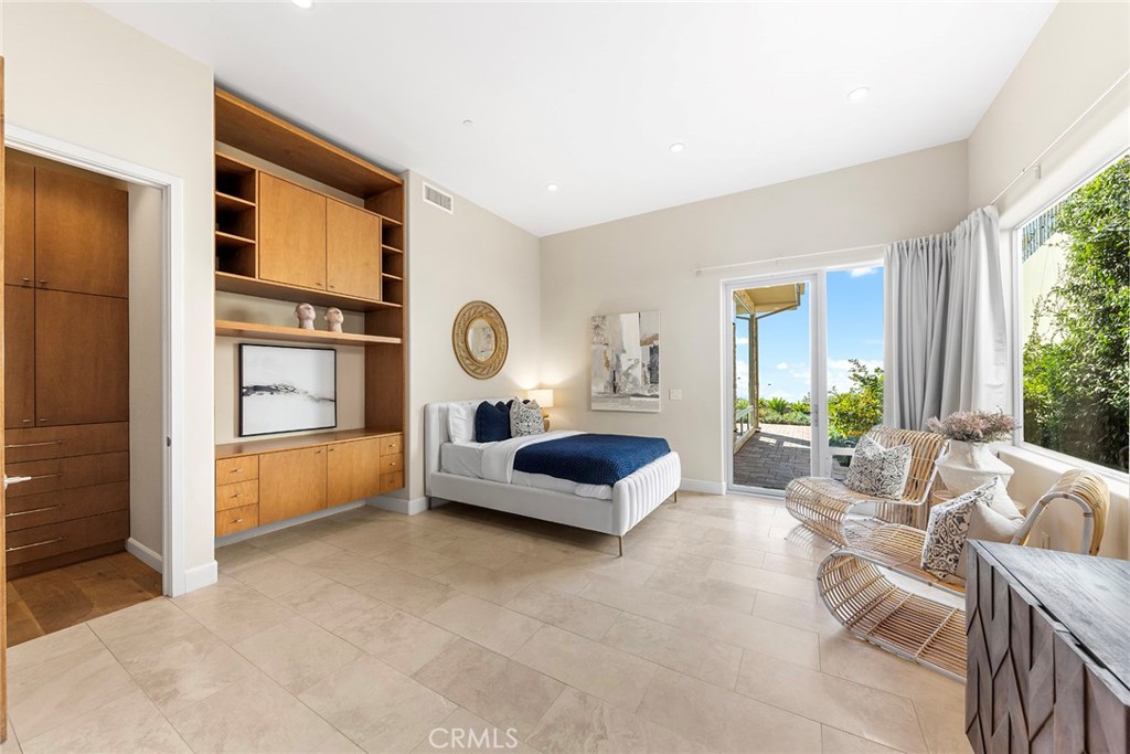 3355 Alta Laguna Boulevard