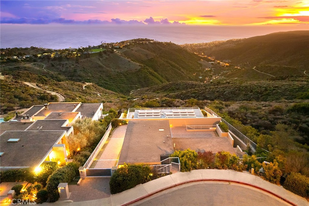3355 Alta Laguna Boulevard