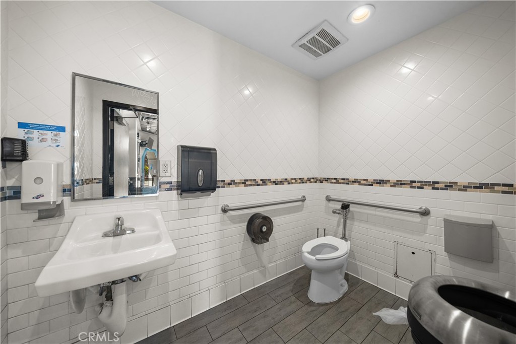 474 N Beverly Dr