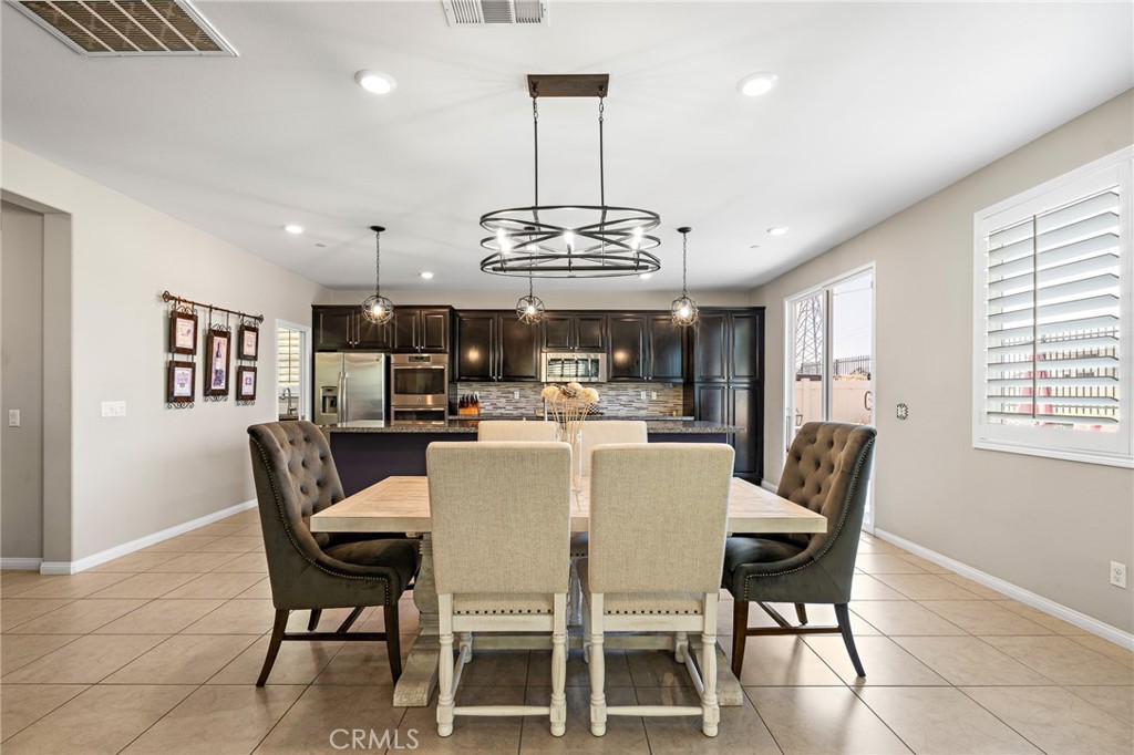 14212 Willamette Avenue