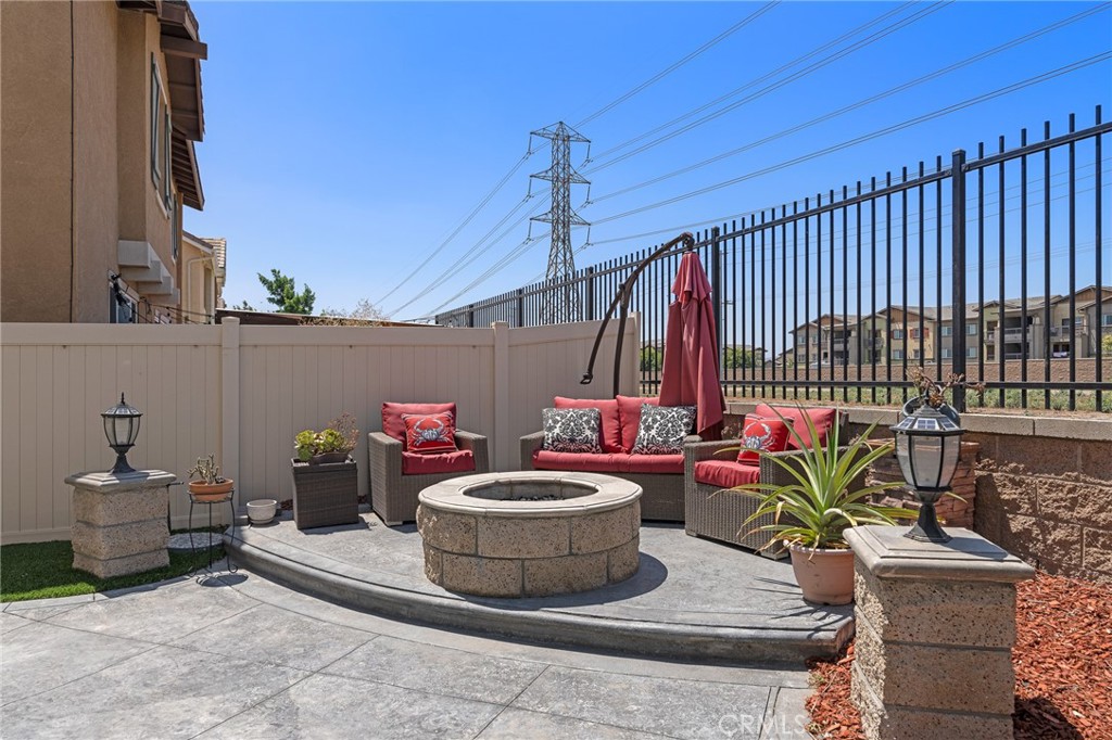 14212 Willamette Avenue