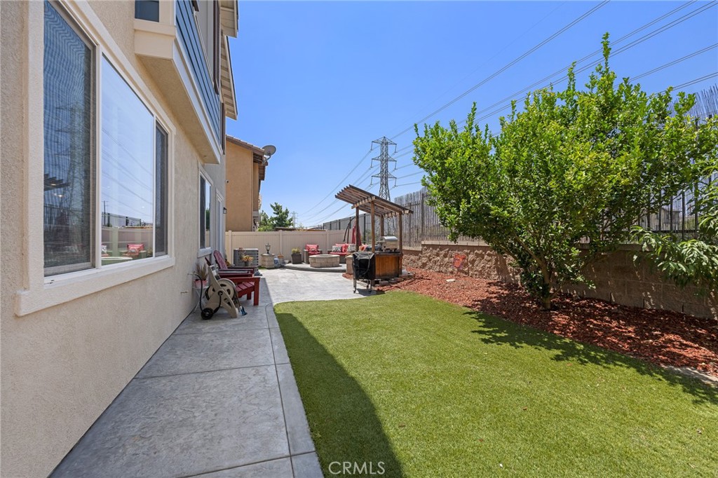 14212 Willamette Avenue