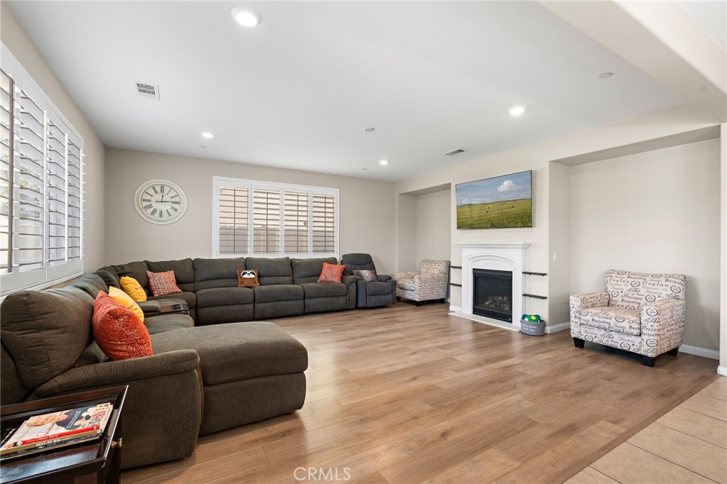 14212 Willamette Avenue