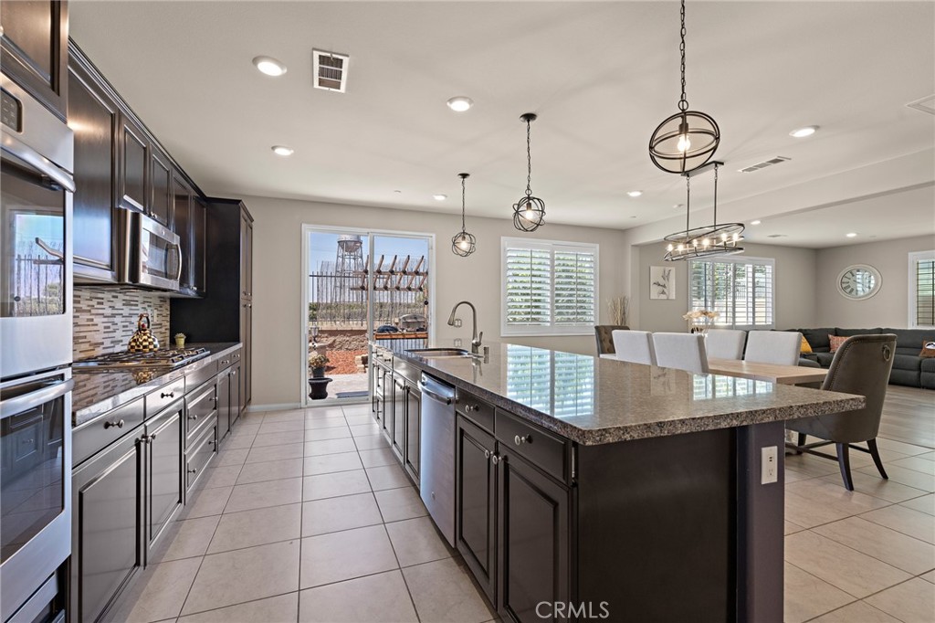 14212 Willamette Avenue