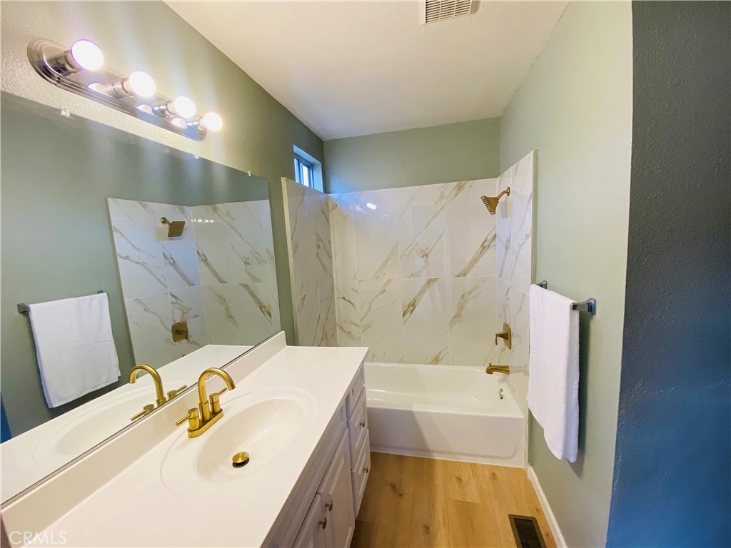 840 N Madeira Avenue