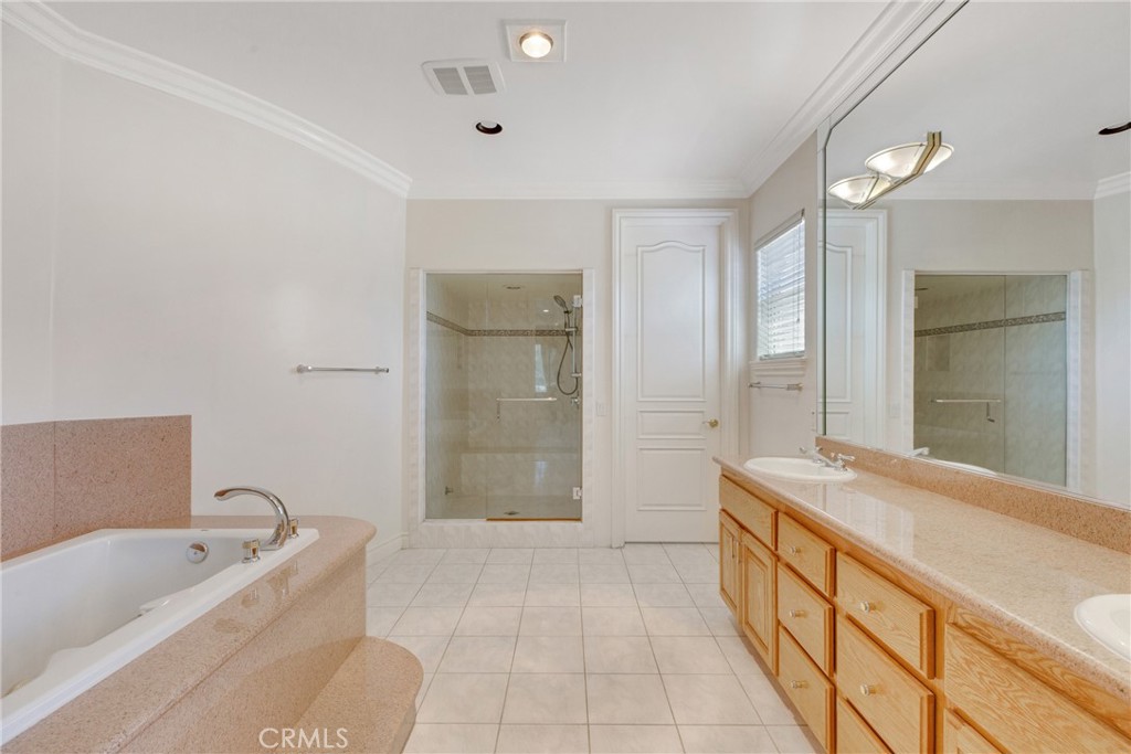 134 E Las Flores Ave