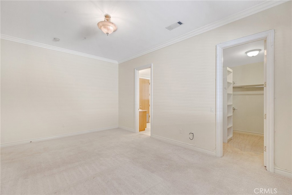 134 E Las Flores Ave