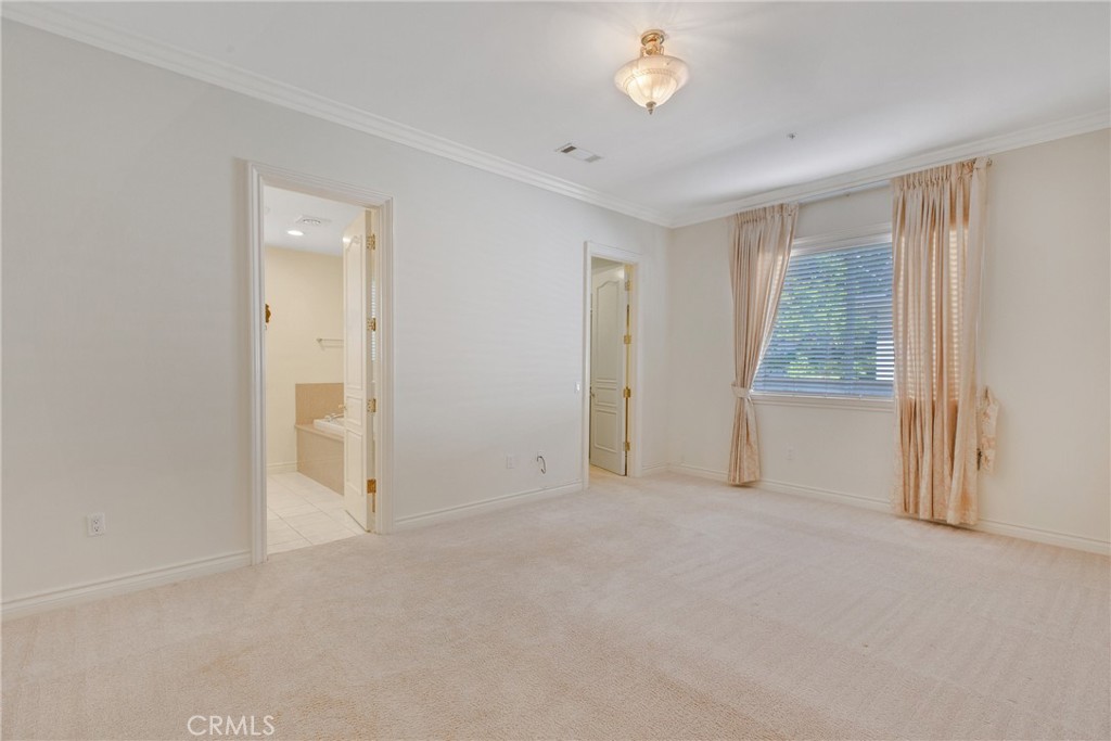 134 E Las Flores Ave